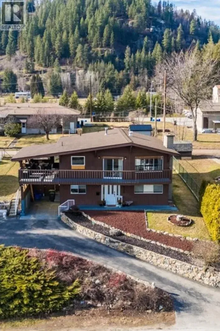 520 10th Avenue, Castlegar