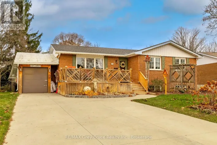 520 1ST. A STREET, Owen Sound