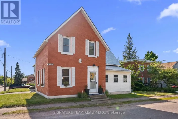 520 CENTRE STREET, Pembroke