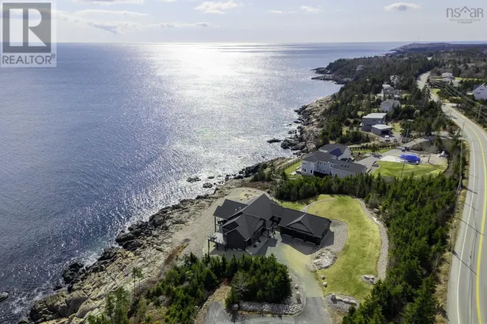 520 KETCH HARBOUR Road, Bear Cove