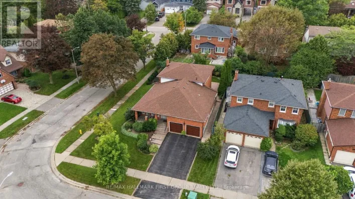 520 MCLEOD CRESCENT, Pickering