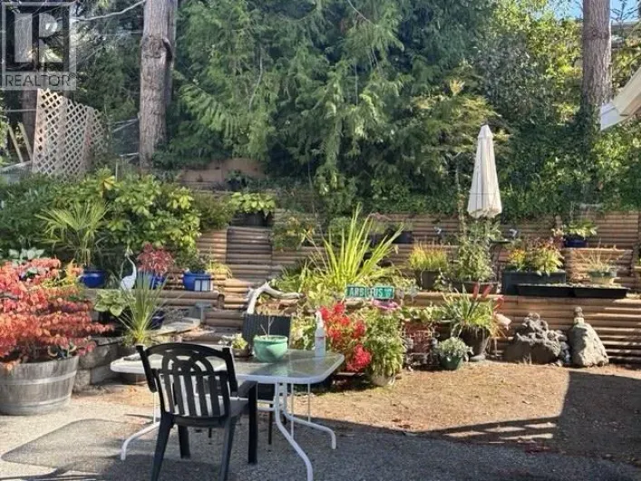 5206 RADCLIFFE ROAD, Sechelt