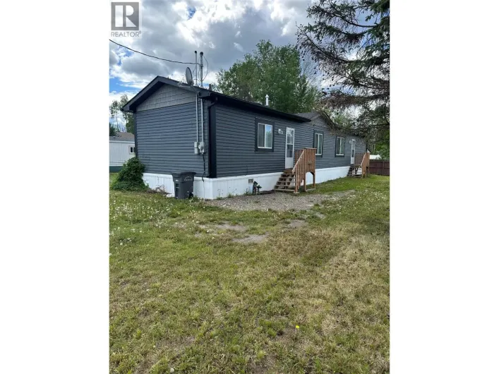 5207&5209 43 Street, Chetwynd