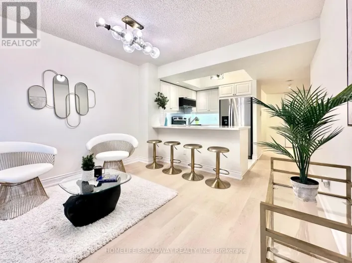 521 - 15 NORTHTOWN WAY, Toronto