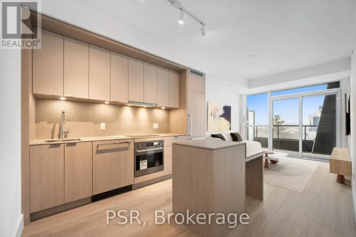 521 - 6 GREENBRIAR ROAD, Toronto