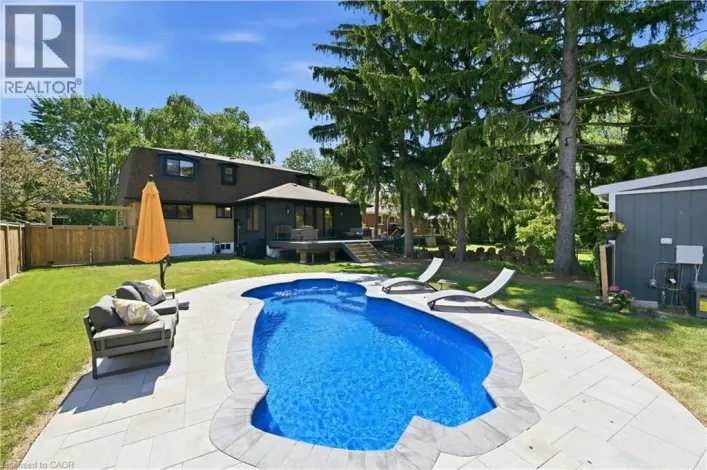 521 DYNES Road, Burlington