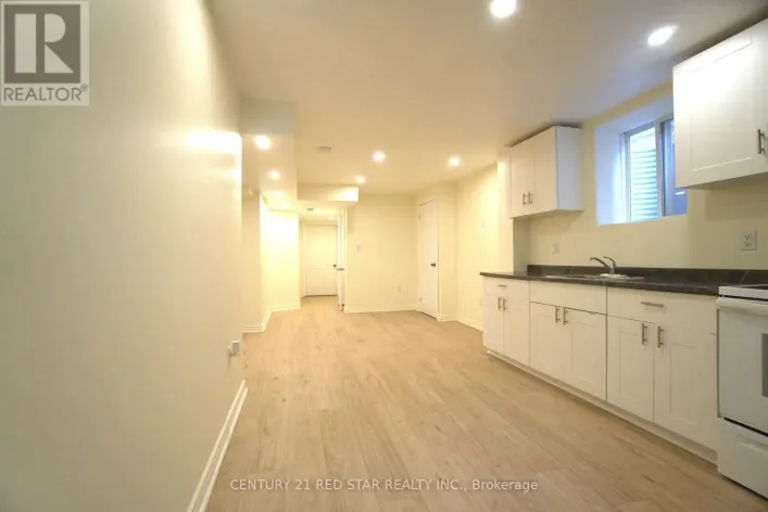 521 YATES DRIVE, Milton