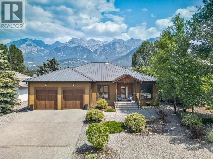 5210 Riverside Drive, Fairmont Hot Springs