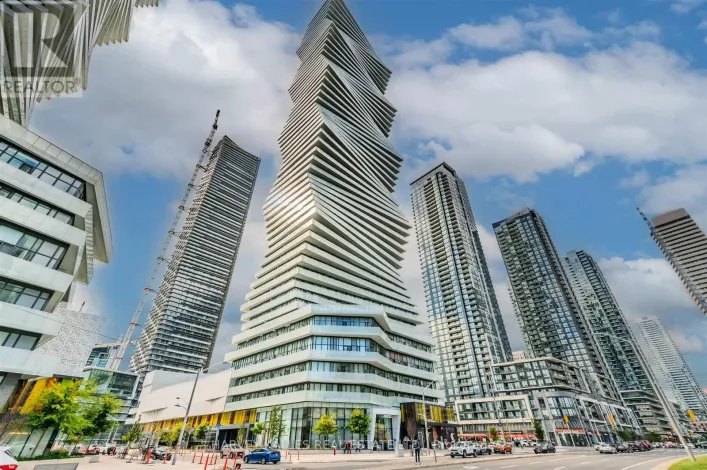5211 - 3900 CONFEDERATION PARKWAY, Mississauga