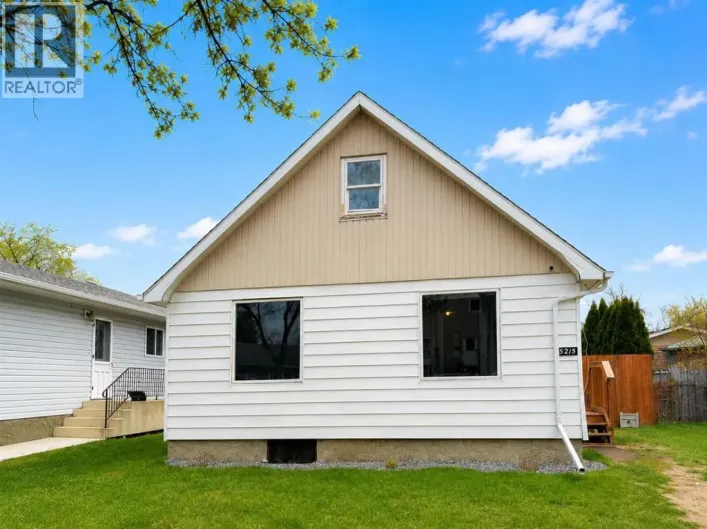 5215 44 Street, Camrose