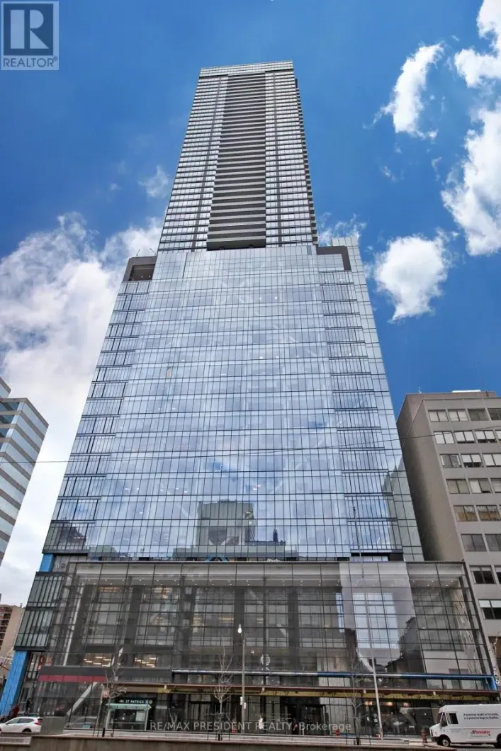 5216 - 488 UNIVERSITY AVENUE, Toronto