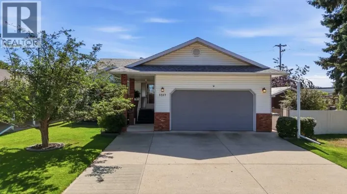 5217 50 Avenue, Ponoka