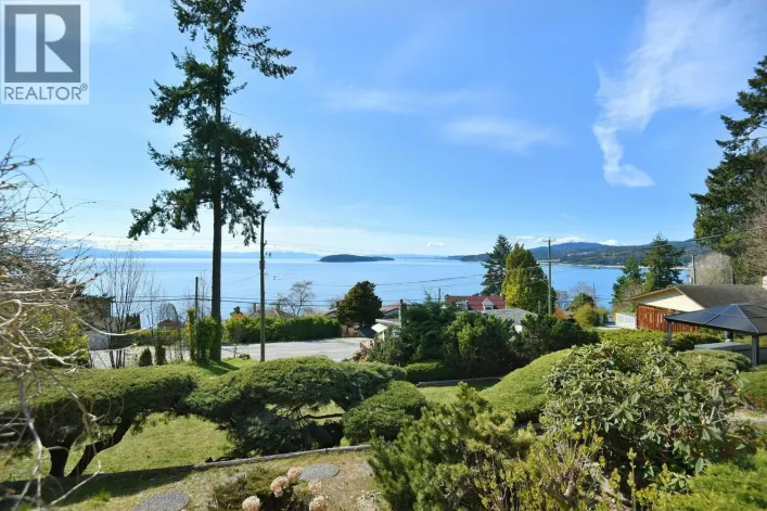 5218 SUNSHINE COAST HIGHWAY, Sechelt