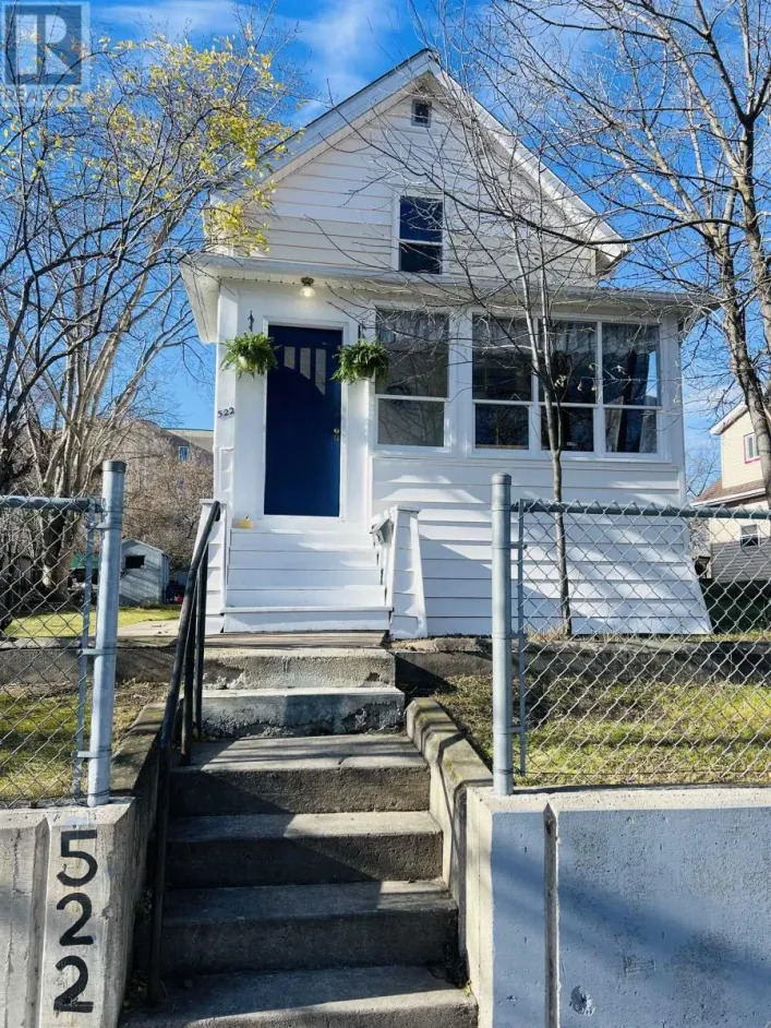 522 Third Avenue South, Kenora