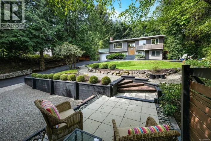 5222 Beckton Rd, Saanich