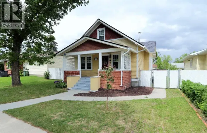 5224 51 Avenue, Ponoka