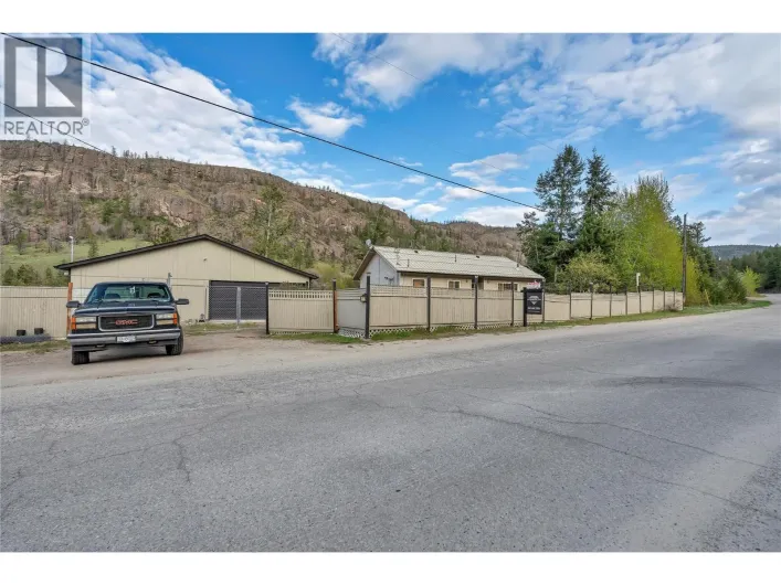 523 Grand Oro Road, Kaleden