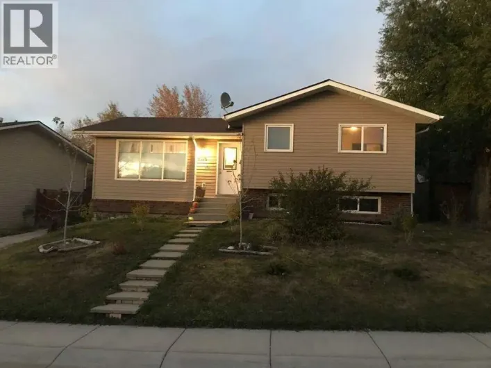 5232 38 Street Crescent, Innisfail