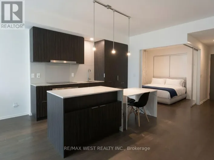 524 - 1 BLOOR STREET E, Toronto