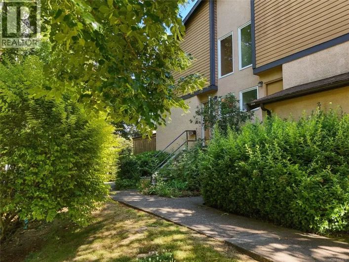 524 Crossandra Cres, Saanich