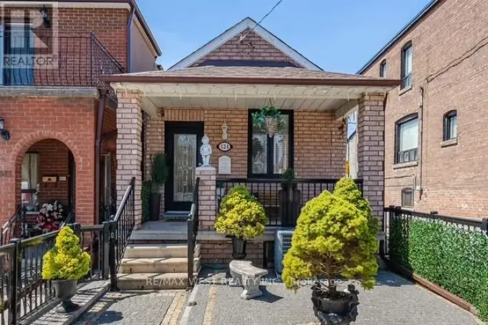 524 SALEM AVENUE N, Toronto