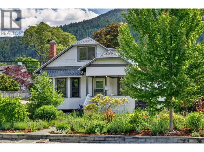 524 SECOND Street, Nelson