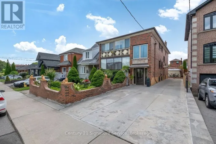 524 SILVERTHORN AVENUE, Toronto