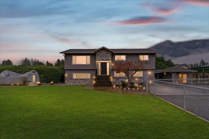 52464 YALE ROAD|East Chilliwack, Rosedale