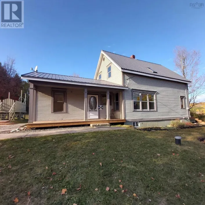 5249 East River West Side Road, Eureka