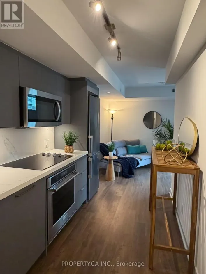 525 - 30 TRETTI WAY, Toronto