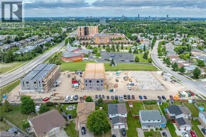 525 ERINBROOK Drive Unit# B033, Kitchener