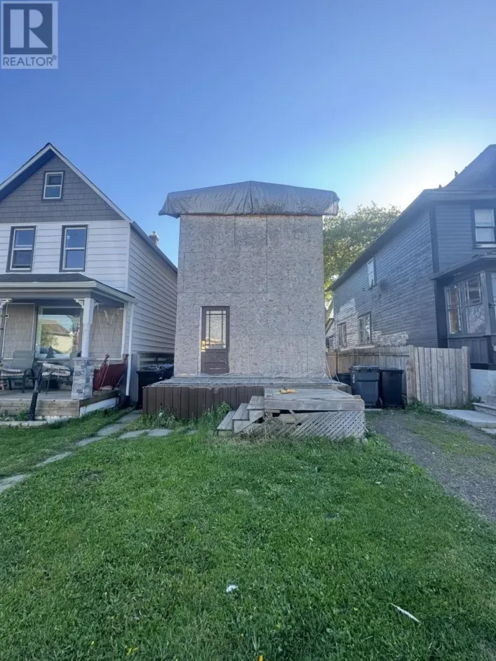525 MCINTOSH STREET, Thunder Bay