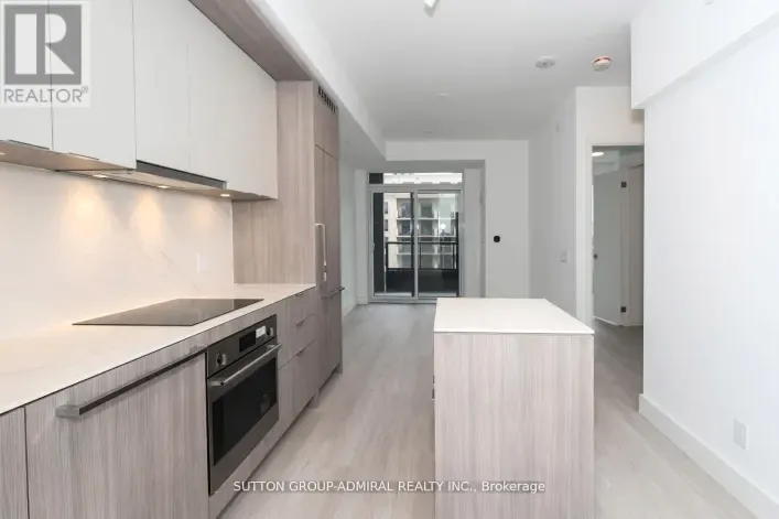 526 - 6 GREENBRIAR ROAD, Toronto