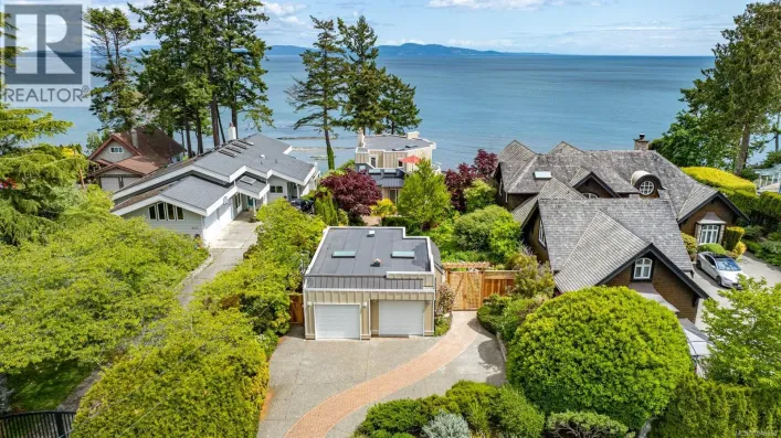 5267 Parker Ave, Saanich