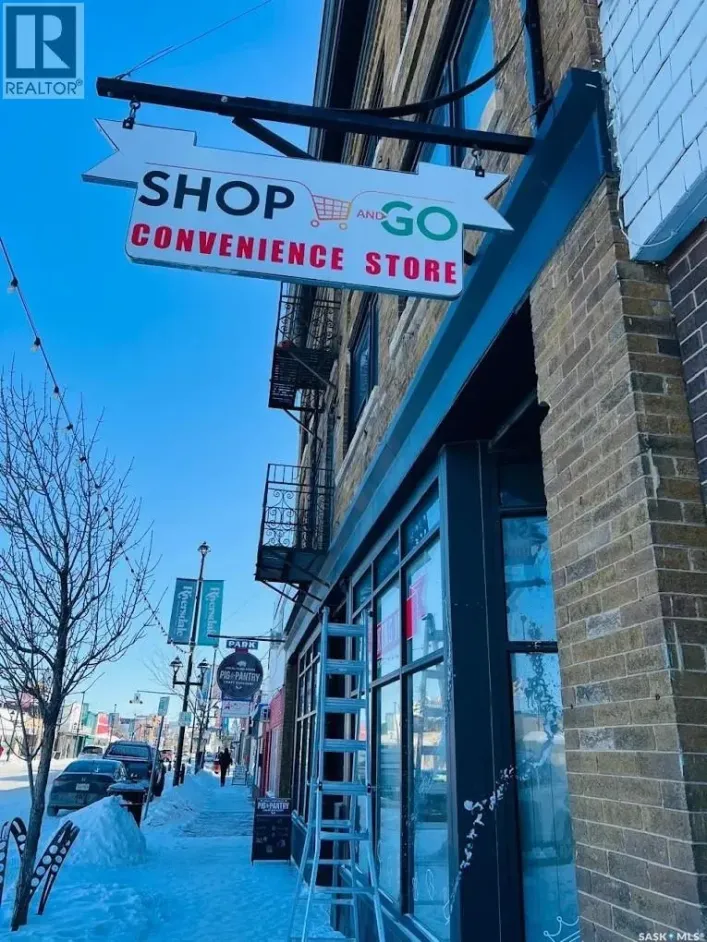 Retail for sale: 527 20th STREET W, Saskatoon