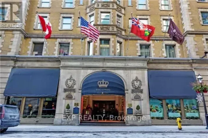 527 - 22 LEADER LANE, Toronto