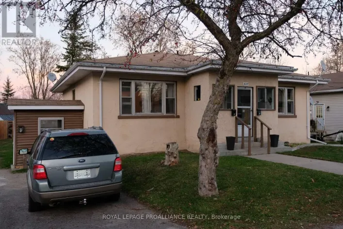 527 FRONT STREET, Quinte West