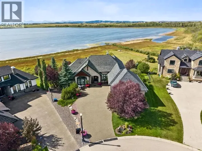 527 Montclair Place, Cochrane Lake
