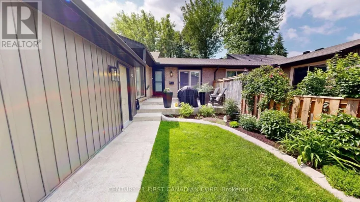 527 TOPPING LANE, London South