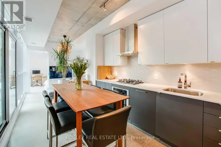 528 - 38 HOWARD PARK AVENUE, Toronto