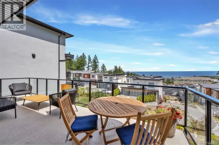 528 Delora Dr, Colwood