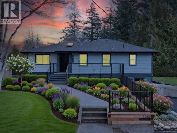 5281 Santa Clara Ave, Saanich