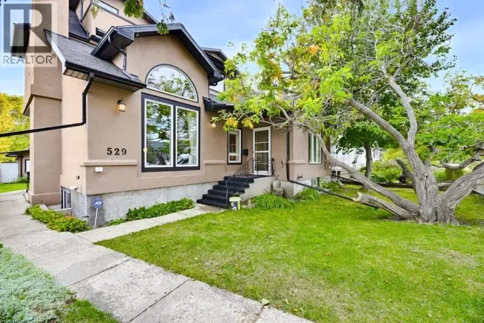 529 18 Avenue NW, Calgary