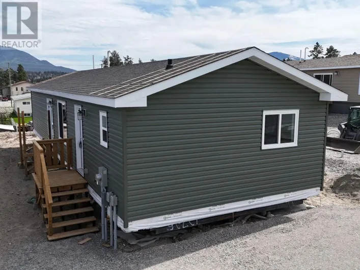 529 Pagurut Avenue W, Cranbrook