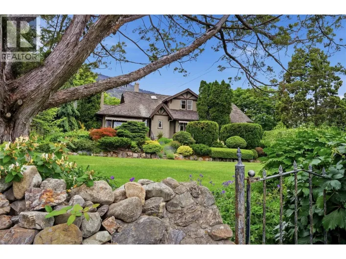 5290 Sumac Street, Oliver