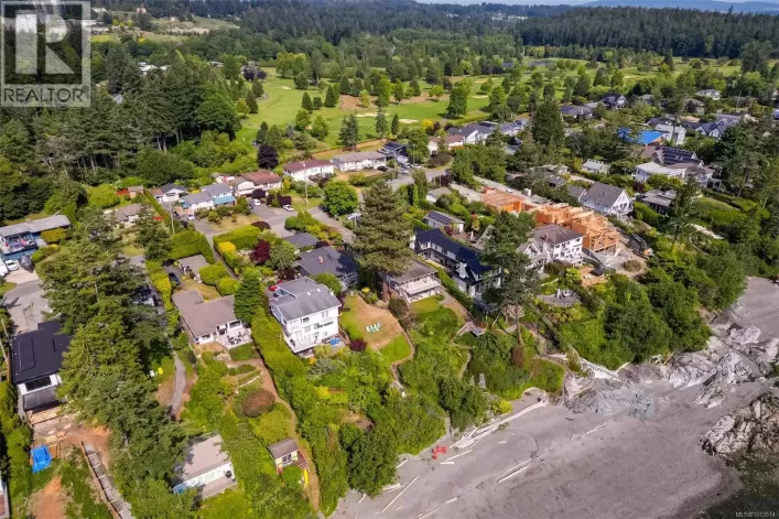 5299 Parker Ave, Saanich