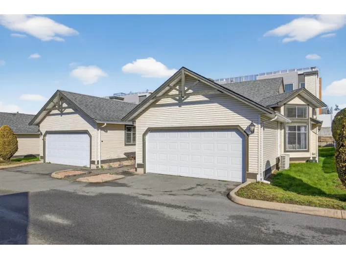 53 19649 53 AVENUE, Langley