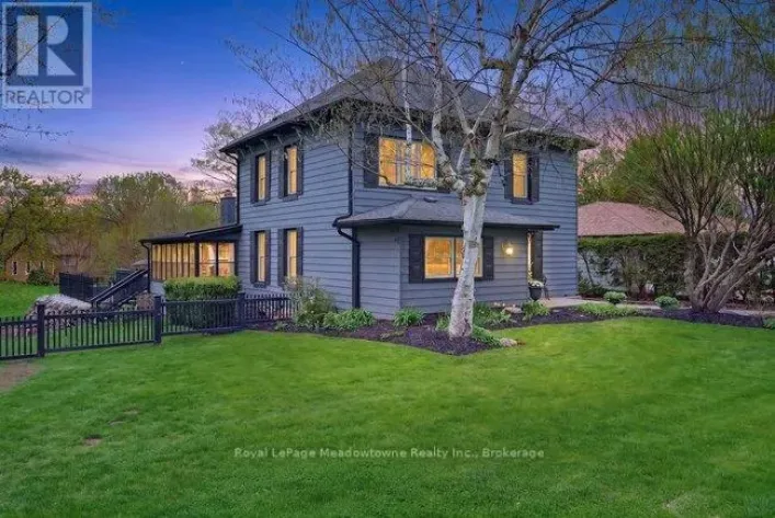 53 CAMPBELL AVENUE E, Milton