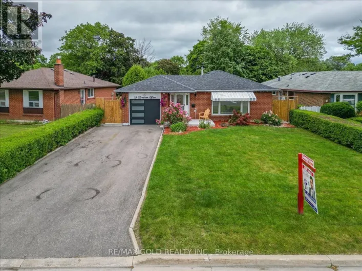 House for sale: 53 DORCHESTER DRIVE, Brampton