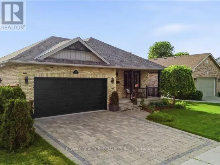 53 EDGEWELL CRESCENT, Central Elgin